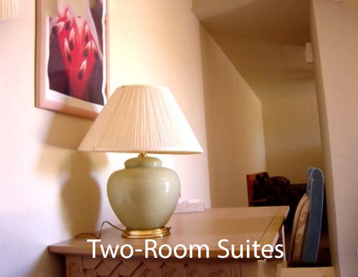 two-room-suites-with-lamp